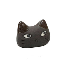 Load image into Gallery viewer, Mino Ware Cat Face Chopsticks Rest (Japan)