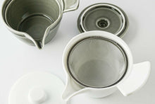 Load image into Gallery viewer, Suzume Chaki Teapot | White | Oda Pottery (Japan)