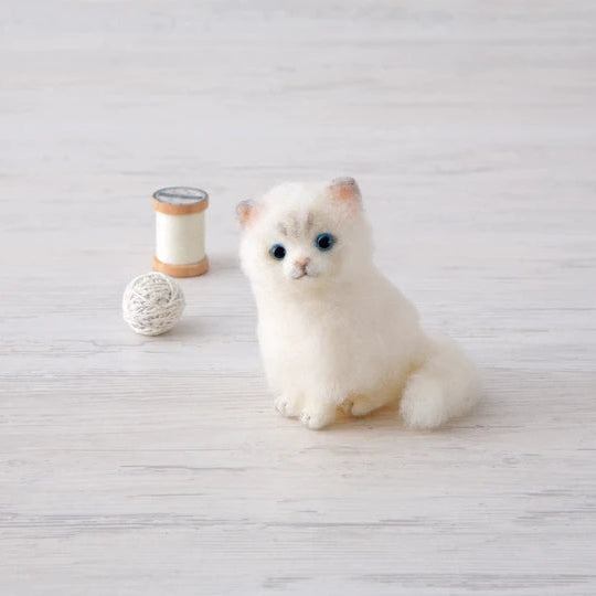 Needle Felting Kit | White Persian Kitten | Hamanaka (Japan)