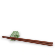 Load image into Gallery viewer, Chopstick Rest – Turtle and Baby | Miya (Japan)