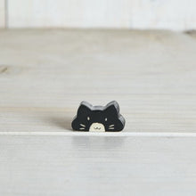 Load image into Gallery viewer, Tuxedo Cat Chopstick Rest | Mino Ware (Japan)
