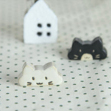 Load image into Gallery viewer, Blanco Cat Chopstick Rest | Mino Ware (Japan)