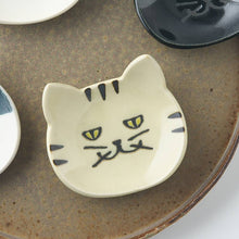 Load image into Gallery viewer, Tora Cat Ceramic Chopstick Dish (Japan)