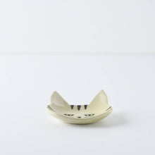 Load image into Gallery viewer, Tora Cat Ceramic Chopstick Dish (Japan)