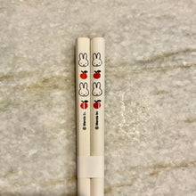 Load image into Gallery viewer, Miffy Apple Chopsticks 18cm (Japan)