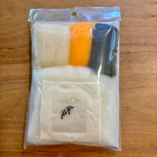 Load image into Gallery viewer, Needle Felting Kit | Sea Eels | Hamanaka (Japan)