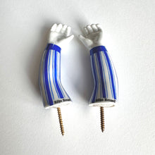 Load image into Gallery viewer, PRACTICAL Frieda Blue Shirt Set | Kühn Keramik (Germany)