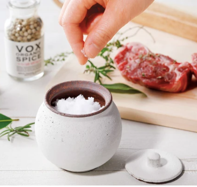 Shigaraki Handmade Salt Jar | White | Hechimon(Japan)