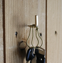 Load image into Gallery viewer, Brass L-Shaped Push PIn | Set of 5 | Shesay (Japan)