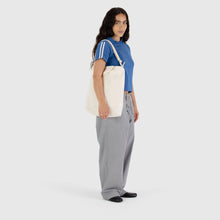 Load image into Gallery viewer, Zip Duck Bag | Vertical | Natural Canvas | Baggu (Ca)