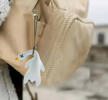 Load image into Gallery viewer, Beijing Duck Color-Changing Car Charm