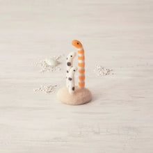 Load image into Gallery viewer, Needle Felting Kit | Sea Eels | Hamanaka (Japan)