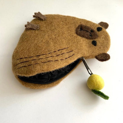 Capybara Wool Felt Zippered Pouch | Suica (Japan)