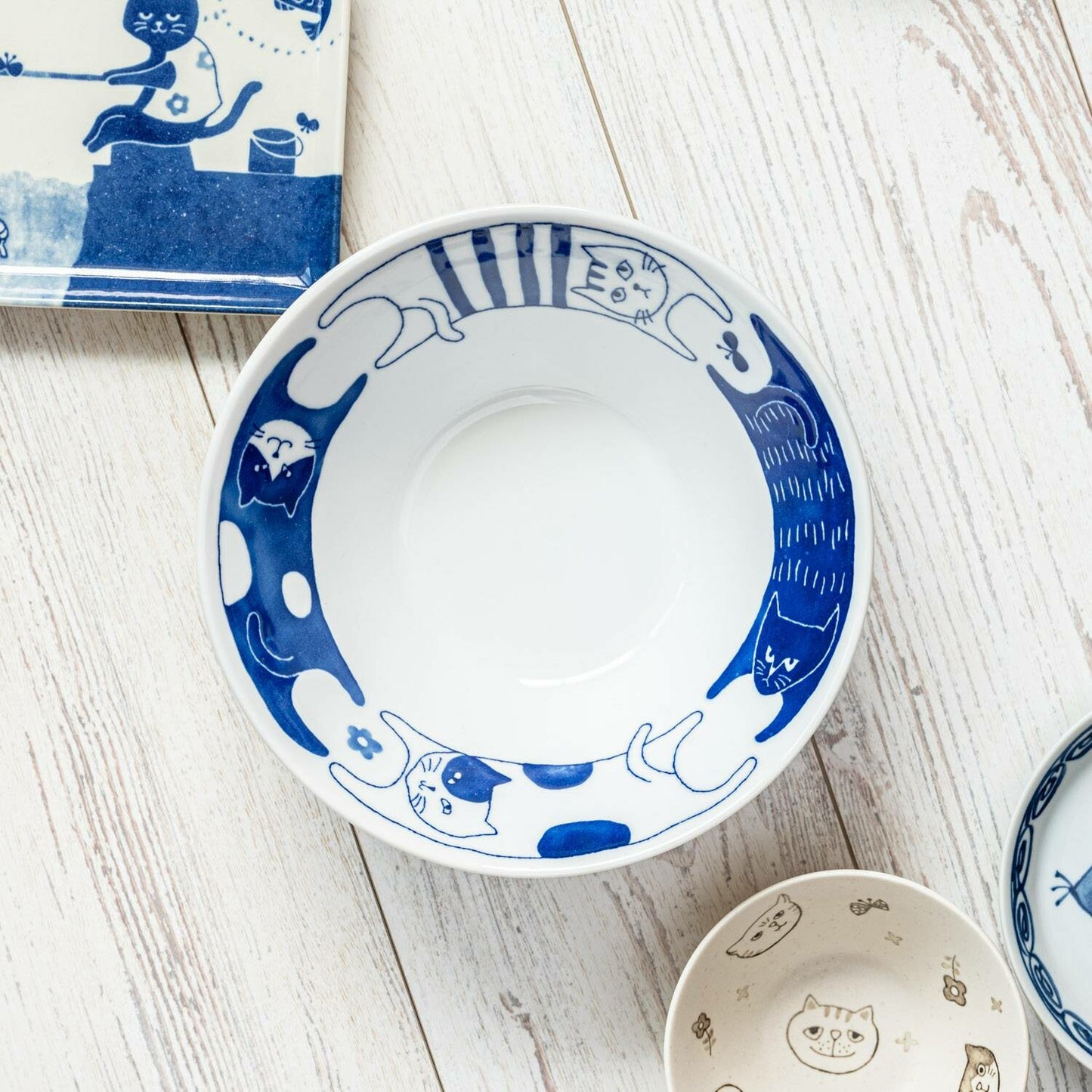 Stretchy Cats Donburi Bowl | Mino Ware (Japan)