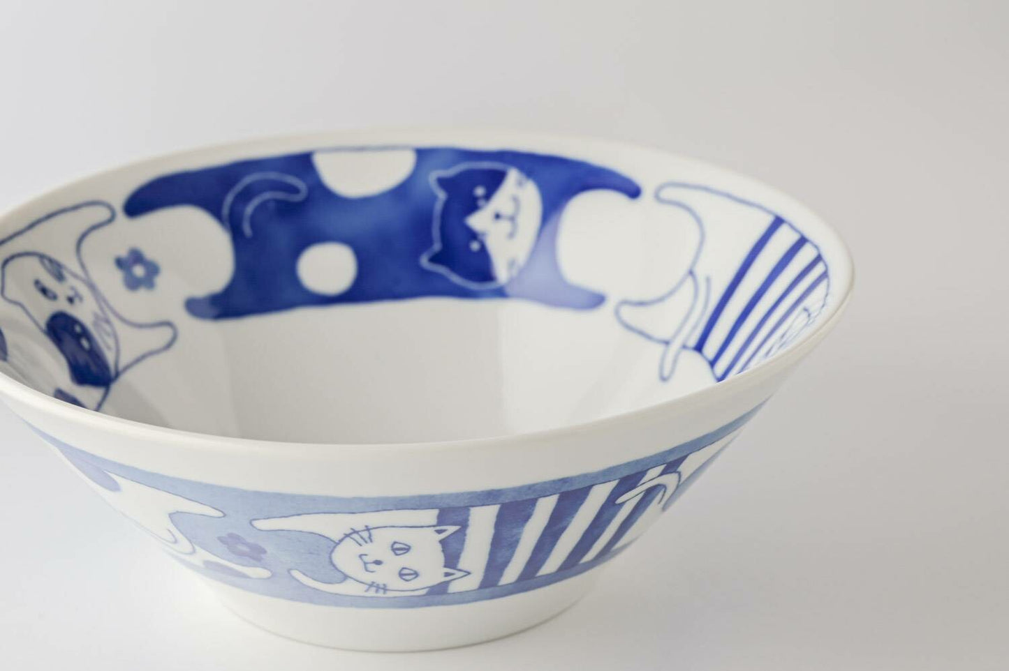 Stretchy Cats Donburi Bowl | Mino Ware (Japan)