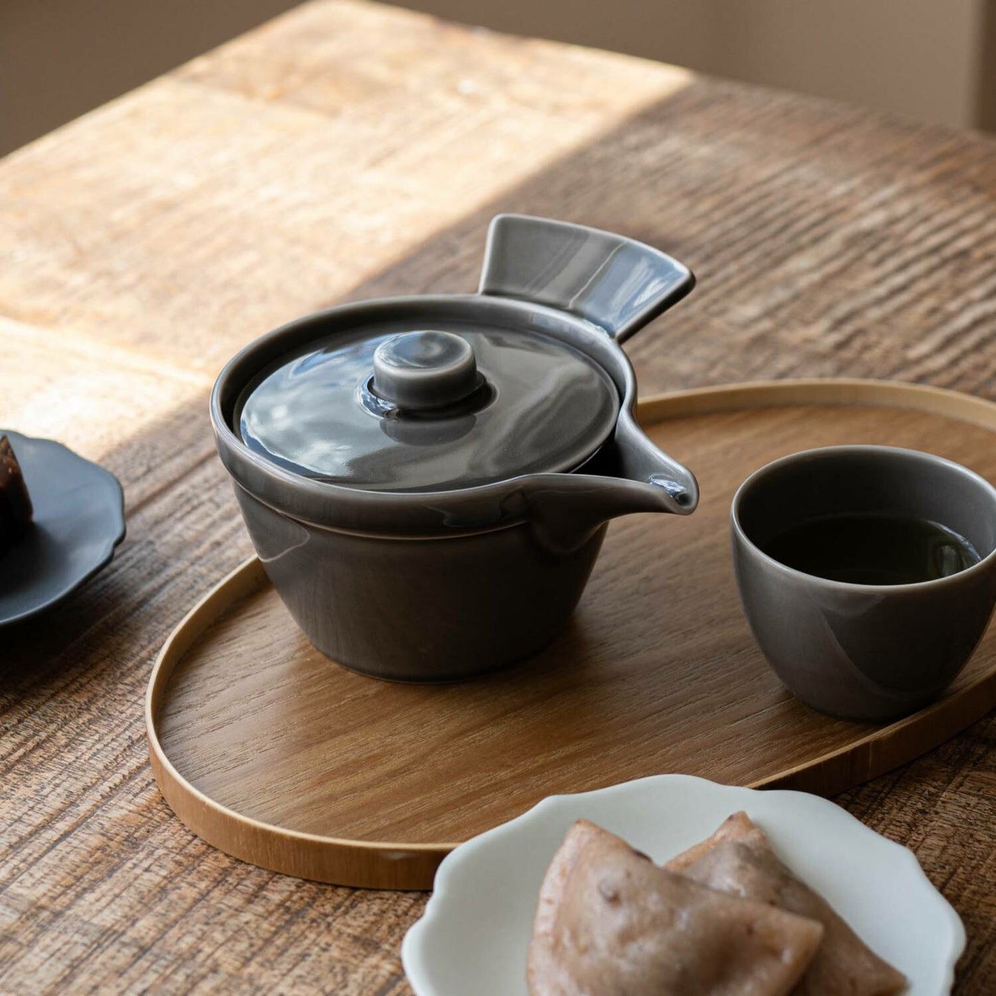 Suzume Chaki Teapot | Sumi Ink| Oda Pottery (Japan)