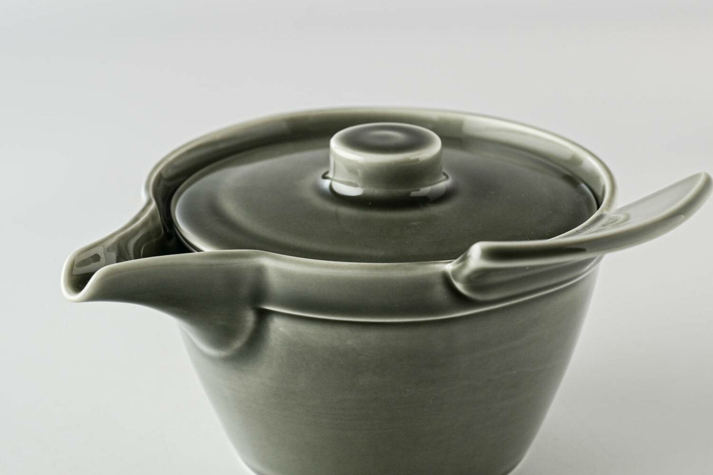 Suzume Chaki Teapot | Sumi Ink| Oda Pottery (Japan)