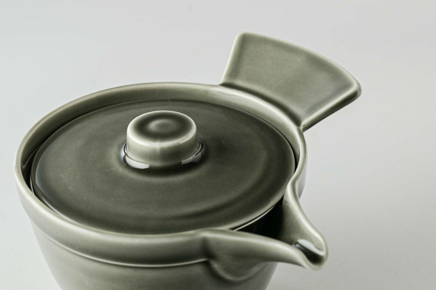 Suzume Chaki Teapot | Sumi Ink| Oda Pottery (Japan)