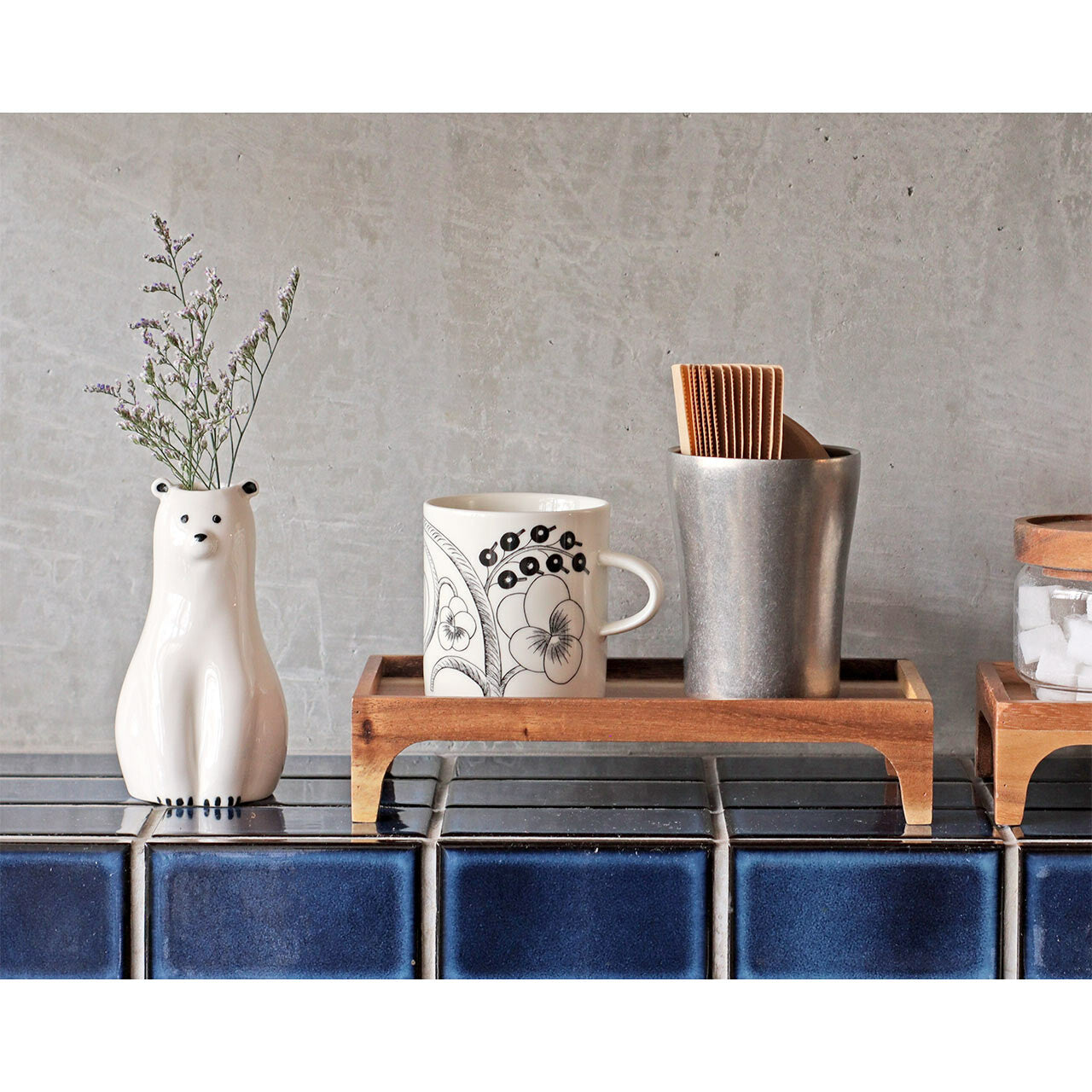 Animal Motif Porcelain Flower Vase | Polar Bear | Creer (Japan)