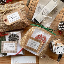 Load image into Gallery viewer, Mini Letterpressed 2 Framed Label Book | The Mice Gazing at the Stars | Oeda Letterpress(Japan)
