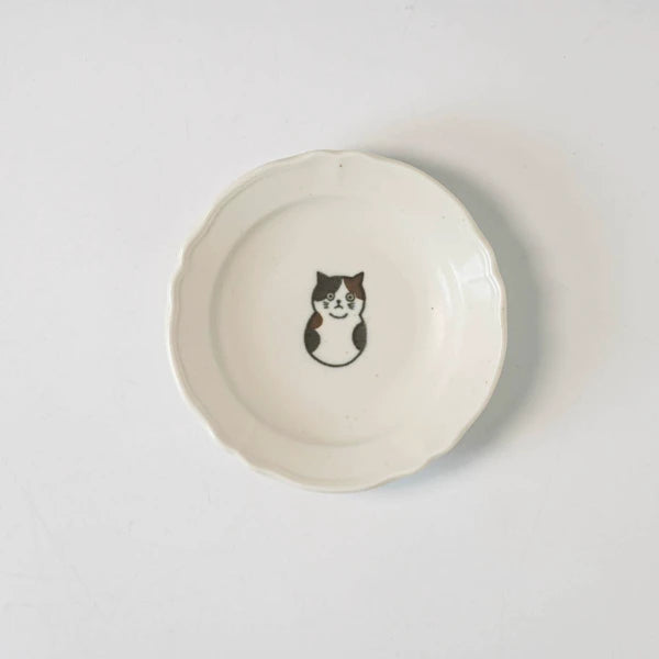Awkward Calico Cat Small Dish | KNM Pottery (Japan)
