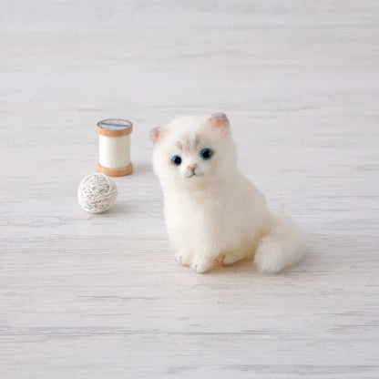 Needle Felting Kit | White Persian Kitten | Hamanaka (Japan)