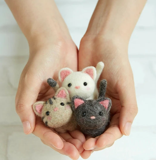 Needle Felting Kit | Kittens | Hamanaka (Japan)