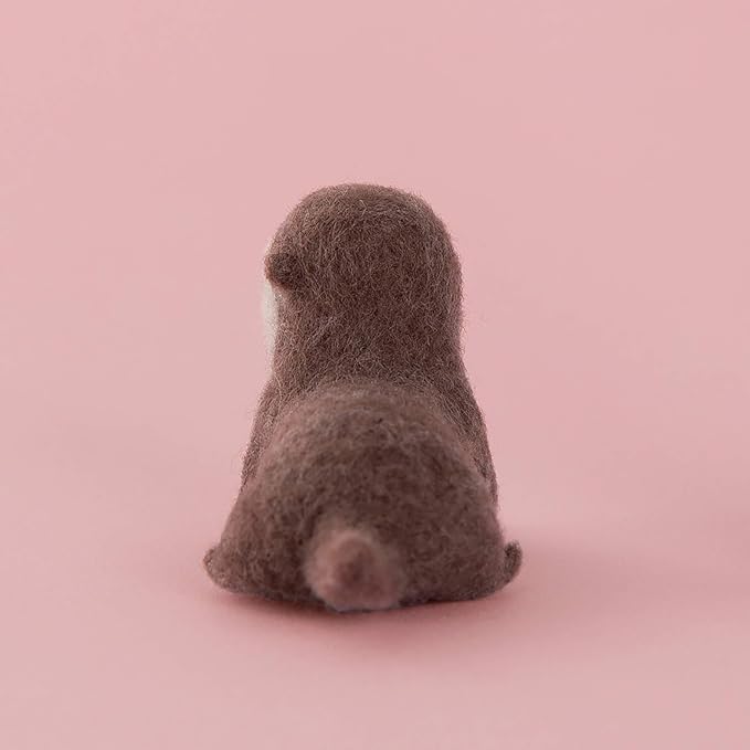Needle Felting Kit | Baby Otter | Hamanaka (Japan)