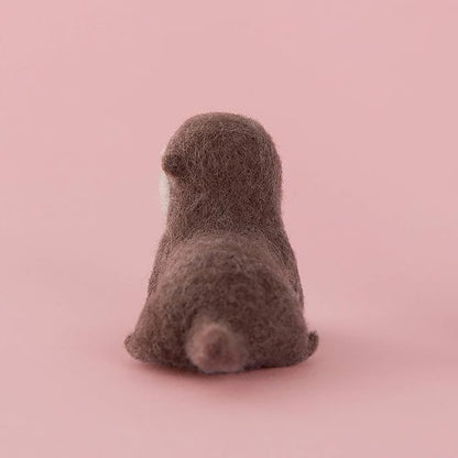 Needle Felting Kit | Baby Otter | Hamanaka (Japan)
