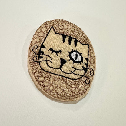 Winking Cat Embroidered Brooch (Japan)