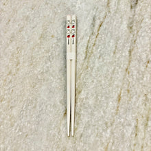 Load image into Gallery viewer, Miffy Apple Chopsticks 18cm (Japan)
