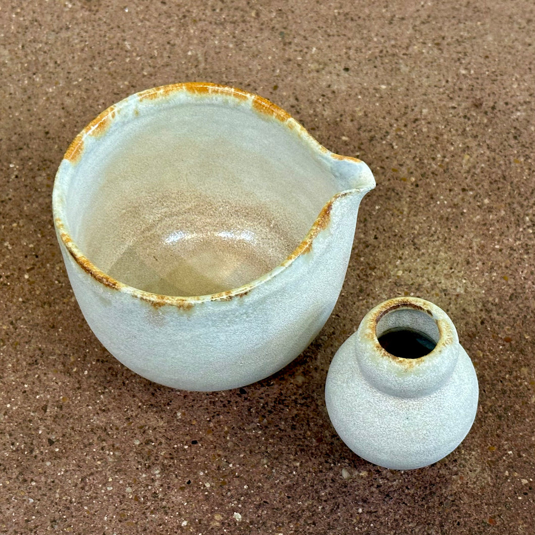 Soft Stone Spouted Matcha Bowl & Whisk Stand Ceramic Set | White | Linnan Ye (Ca)