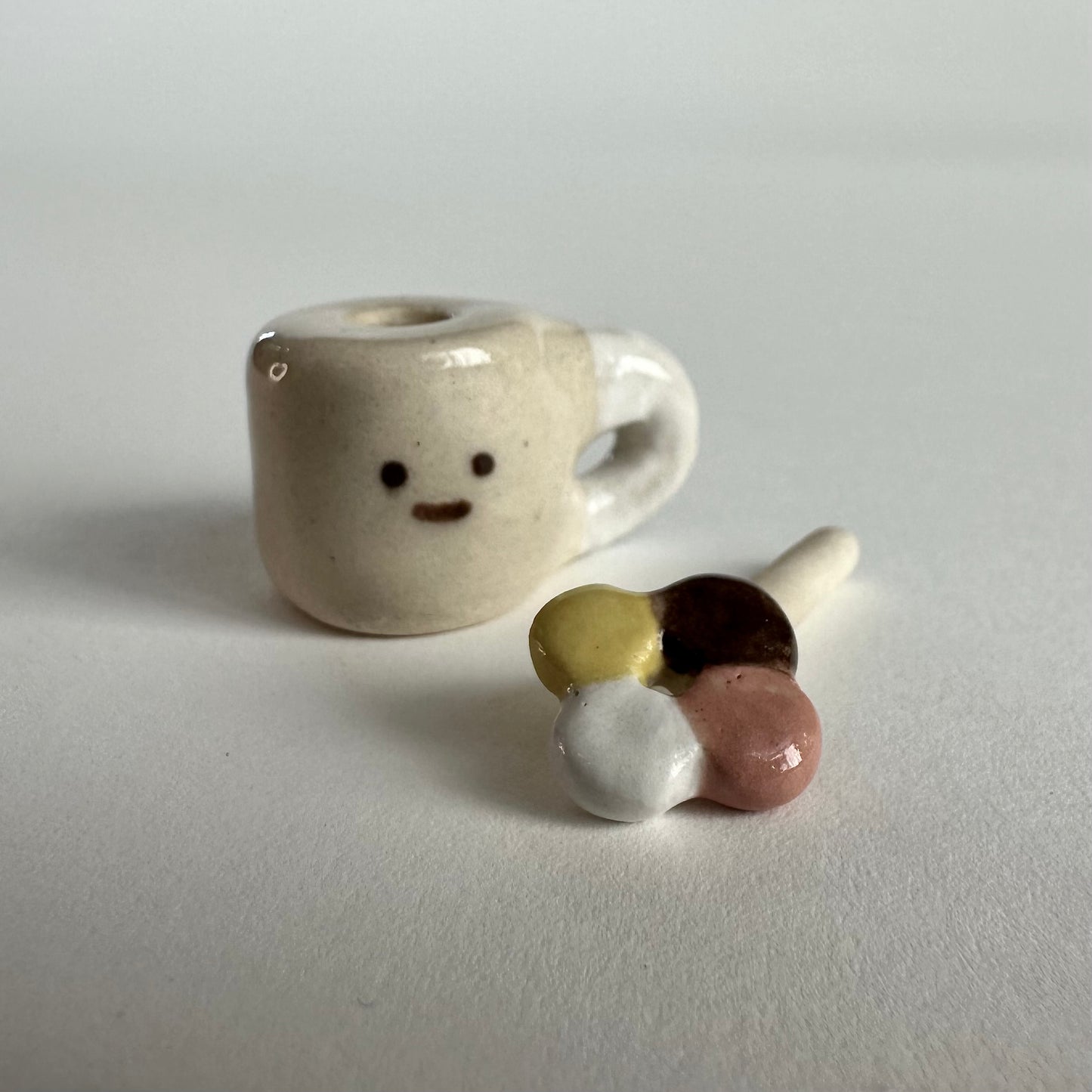 Mug Stoneware Mini Vase with Balloon Pick | Taitau Fung (HK)