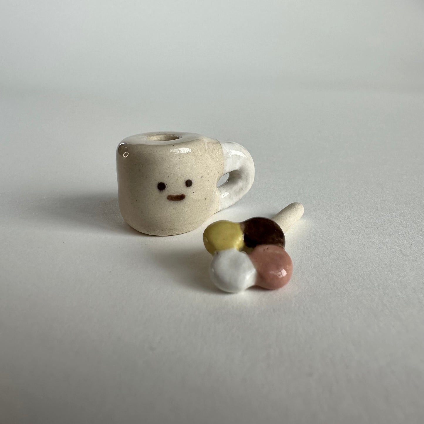 Mug Stoneware Mini Vase with Balloon Pick | Taitau Fung (HK)