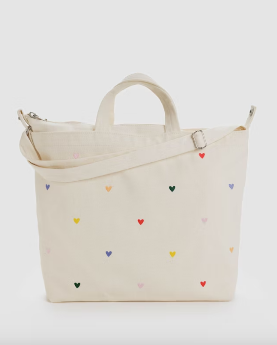 Horizontal Zip Duck Bag | Embroidered Hearts | Baggu (CA)