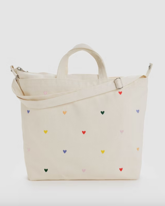 Horizontal Zip Duck Bag | Embroidered Hearts | Baggu (CA)