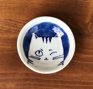 Winking Cat Mini Dish | Kanesada Sieto (Japan)