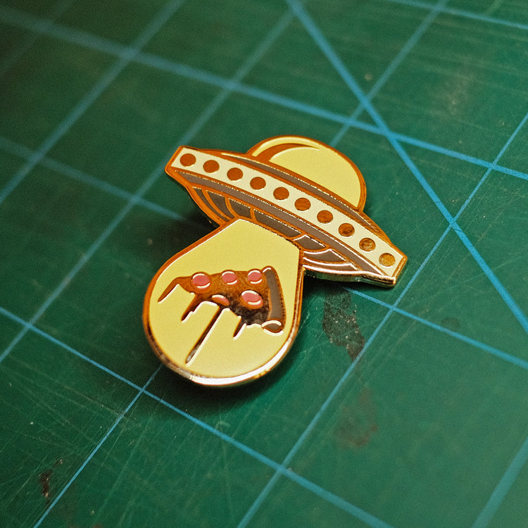 Pizza UFO Enamel Pin | Luke Martin (MD)