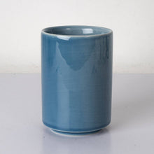 Load image into Gallery viewer, Cat Yunomi Style Tea Cup | Reactive Glaze (Japan)
