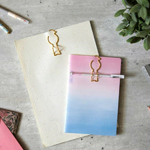 Load image into Gallery viewer, Bird Pen Holder Clip | Gold | Peleg Design(Japan)
