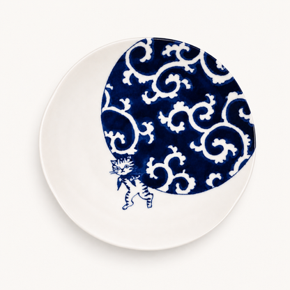 Hauling Cat Dish | Porcelain (Japan)