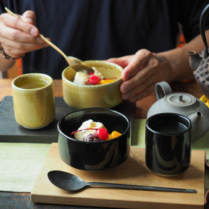 Ceramic Huege Matcha Bowl | White | Chips (Japan)