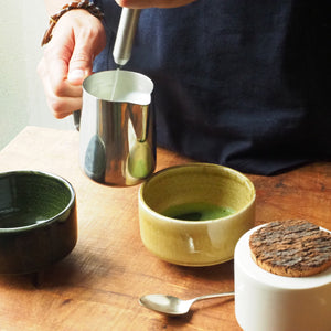 Ceramic Huege Matcha Bowl | White | Chips (Japan)