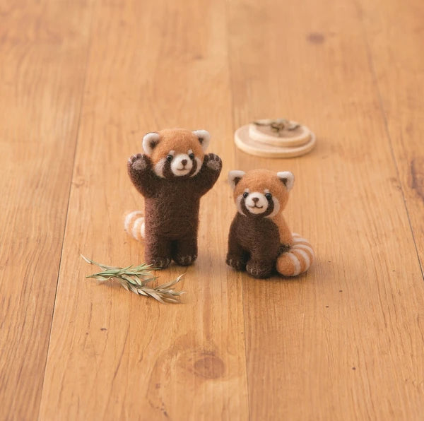 Needle Felting Kit | Red Pandas | Hamanaka (Japan)