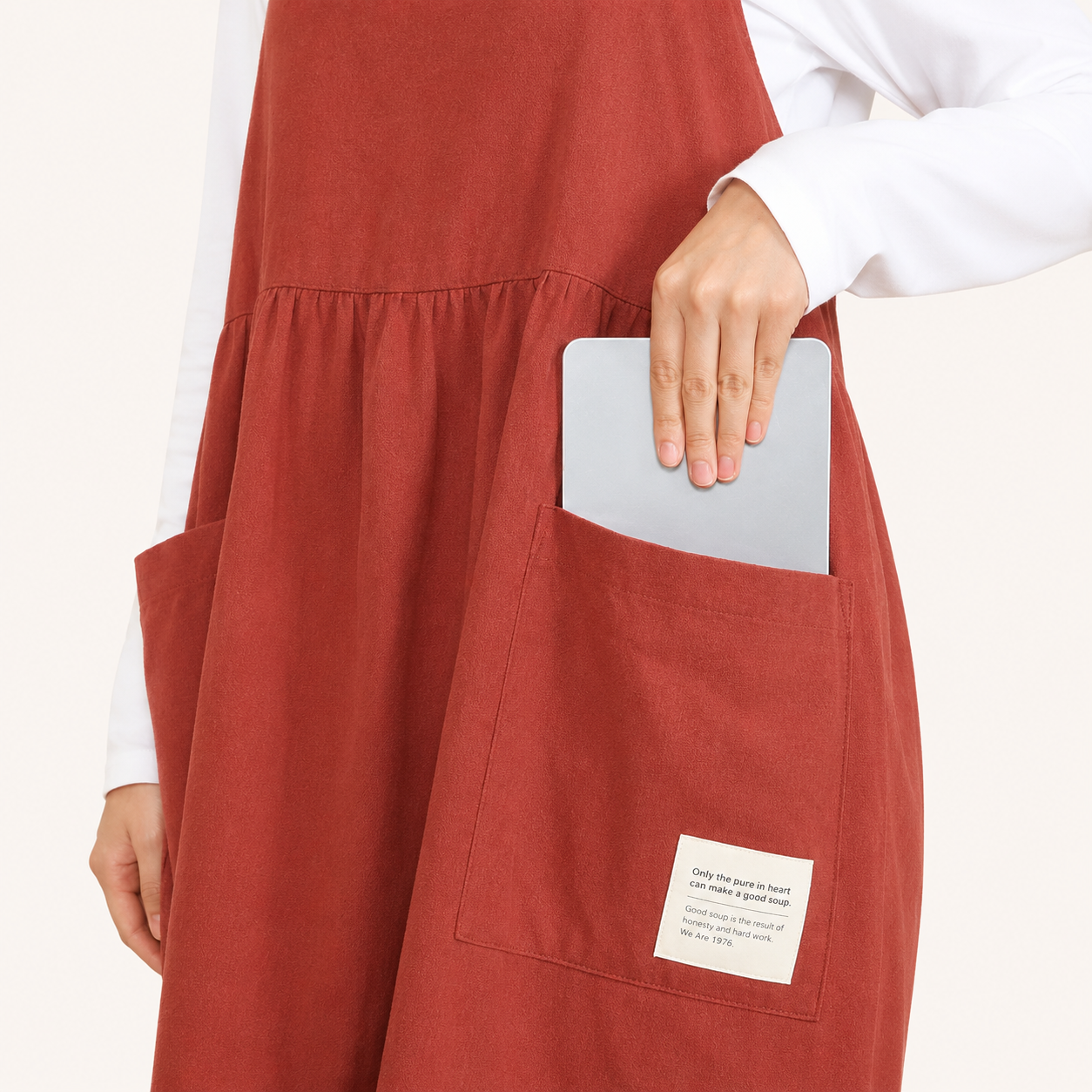 Cotton Cross Back Pleated Waist Apron | Fuji Trade (Japan)