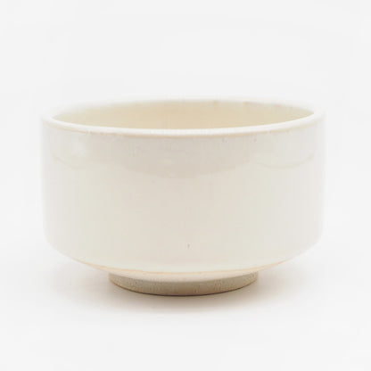 Ceramic Huege Matcha Bowl | White | Chips (Japan)
