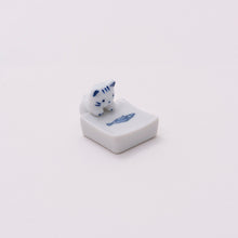 Load image into Gallery viewer, Ceramic Cat &amp; Fish Chopstick Rest
